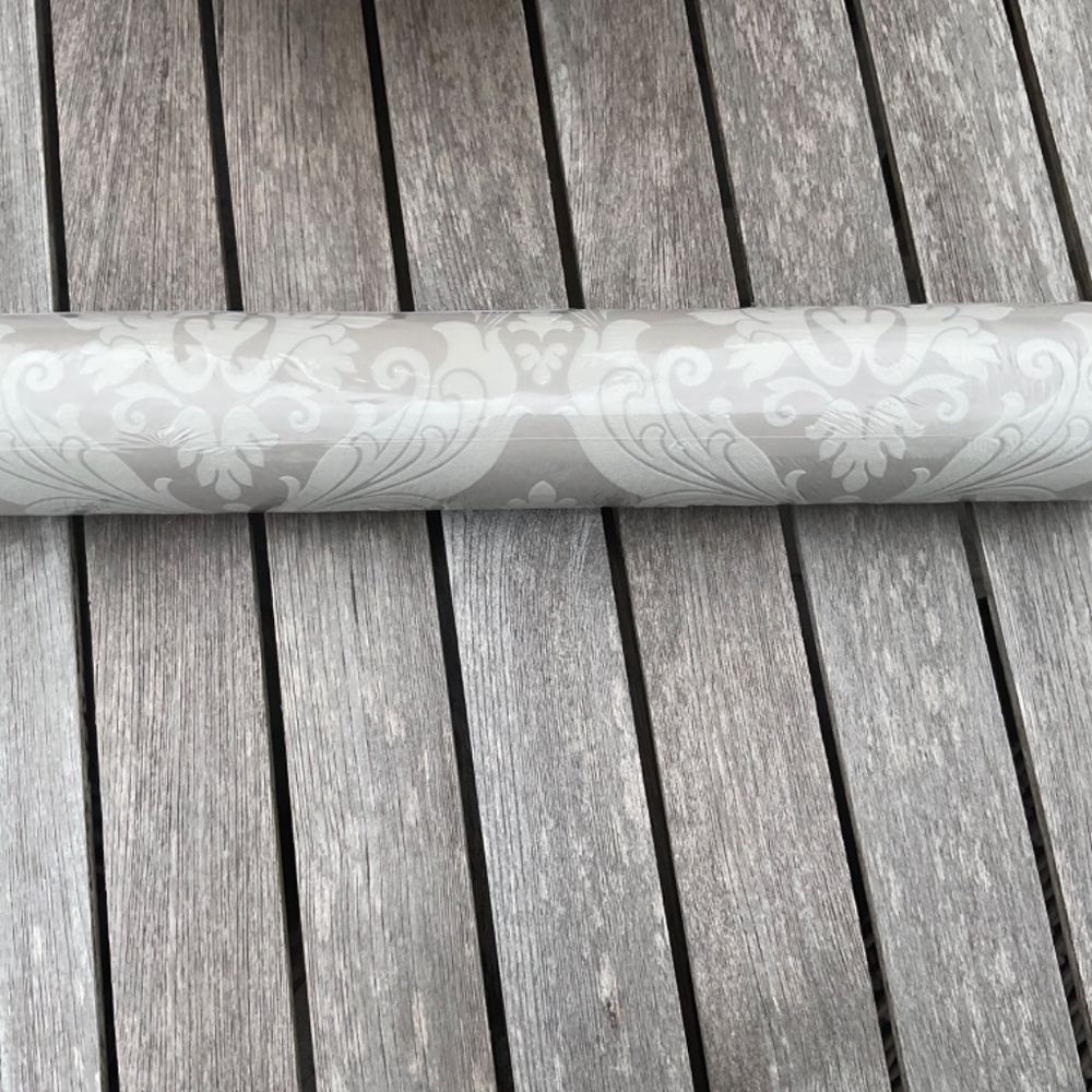 Graham and Brown Wallpaper - Double roll
Baroque inspired.